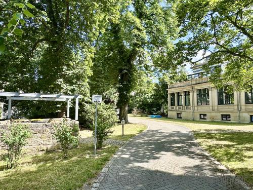 parkähnliches Grundstück