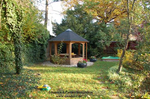 Pavillon im Garten zur Nutzung