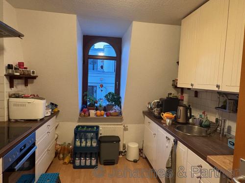 Küche mit gebrauchter Einbauküche