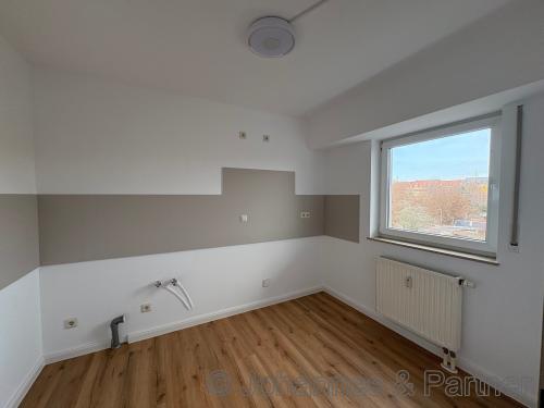 Küche mit moderner Einbauküche