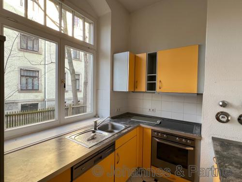 Küche mit gebrauchter Einbauküche