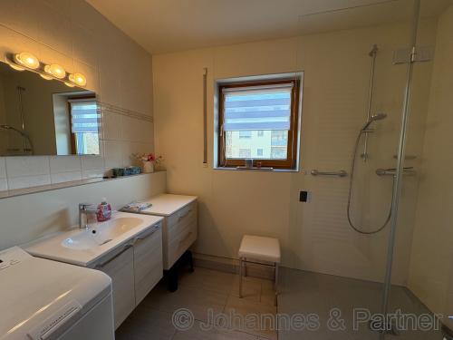 Bad mit Dusche