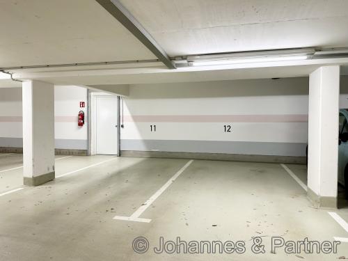 zwei übergroße Tiefgaragenstellplätze (lassen sich ggf. auch gut vermieten)