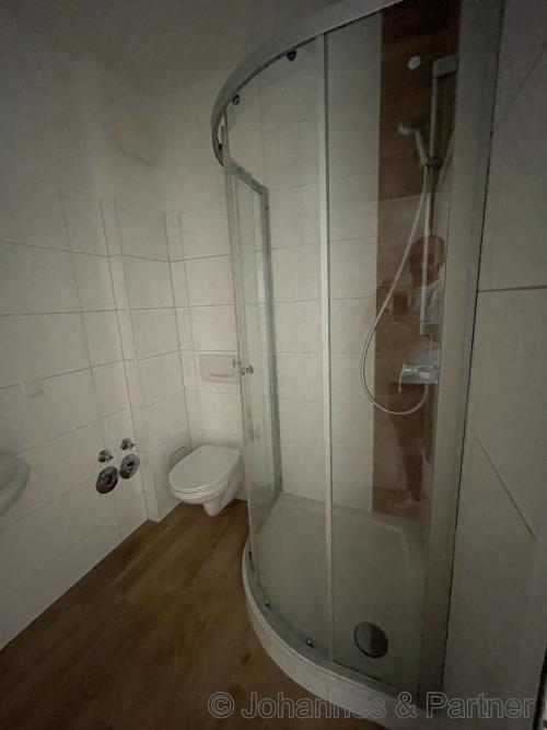 Gäste-Bad mit Dusche
