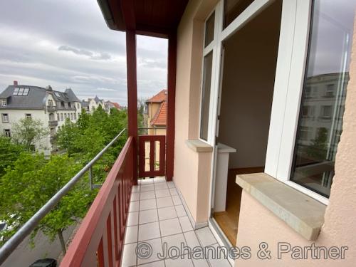 Balkon (gespiegelt) und Ausblick