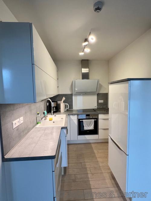 Küche ohne Einbauten  (ähnlich - Beispielfoto aus einer baugleichen Wohnung)