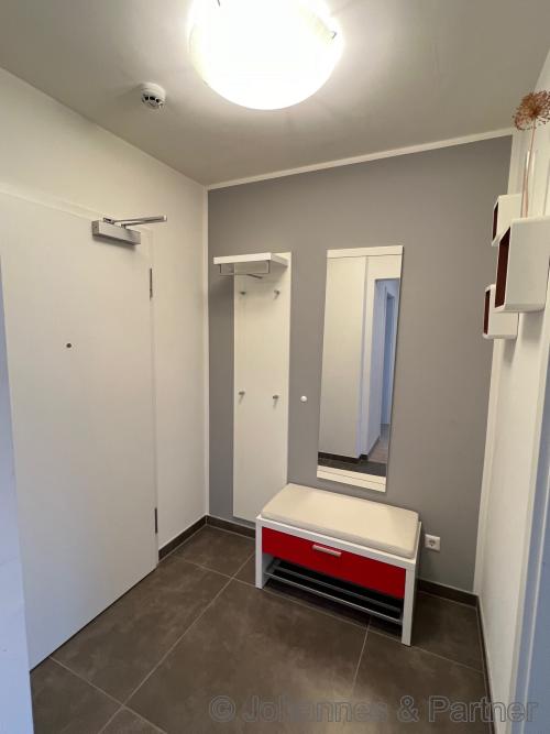  Flur (ähnlich - Beispielfoto aus einer baugleichen Wohnung)