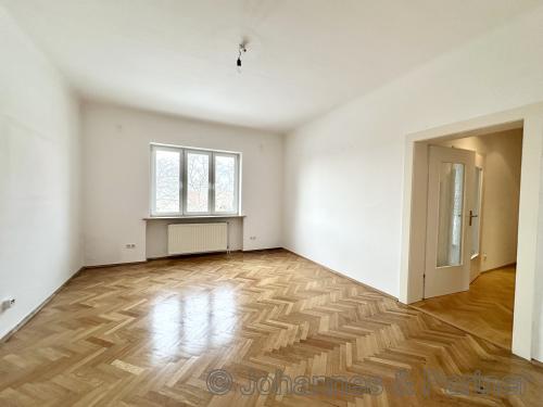 Wohnung im Hochparterre