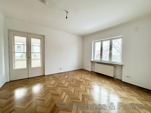 Wohnung im Hochparterre