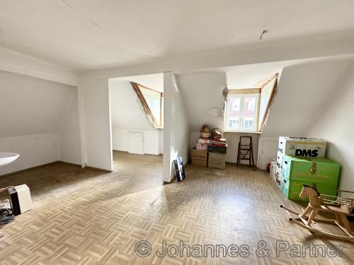 einer der Räume im Dachboden des Hauses