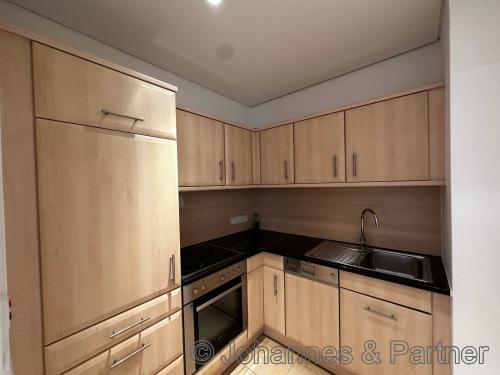 Küche mit Einbauküche