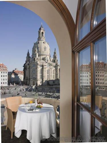 Balkon und Ausblick ähnlich