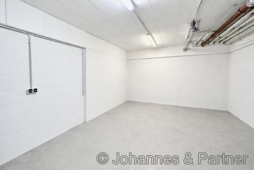 22 m² großer Hobbyraum direkt neben der Doppelgarage