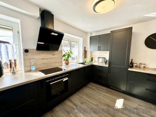 hochwertige Einbauküche neu im Jahr 2024