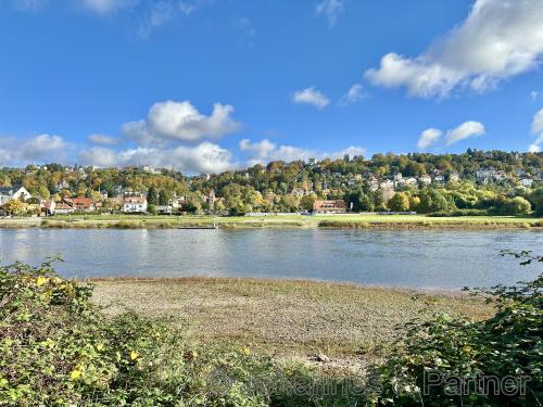 Grundstück geht direkt bis an die Elbe