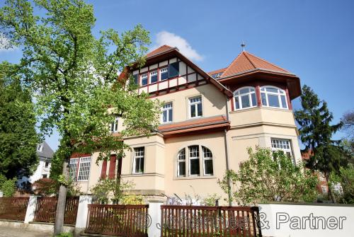 seitliche Hausansicht von der Marie-Simon-Straße