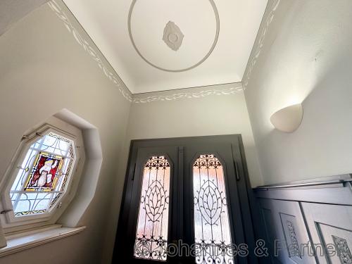 Eingangsbereich mit denkmalgeschützten Elementen