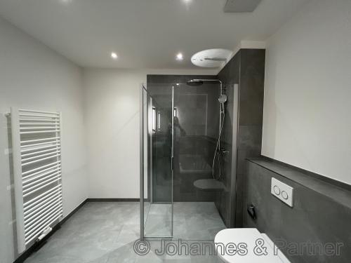 Bad mit Dusche