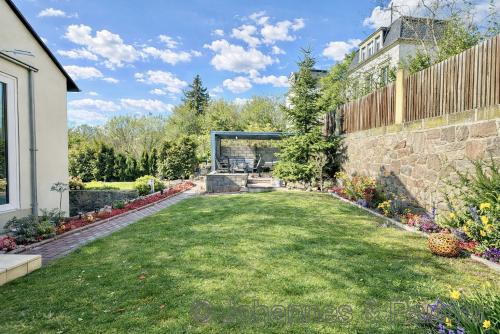 sehr schöner Garten