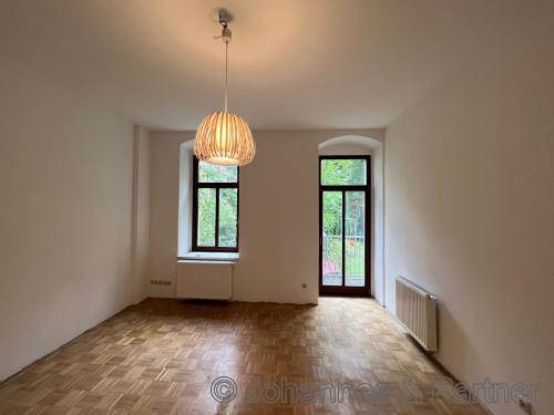 große, helle Zimmer (Beispiel aus der Nachbarwohnung) 