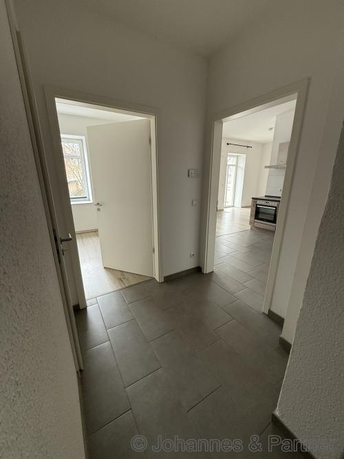 Flur mit angrenzenden Zimmern