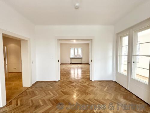 Wohnung im Hochparterre