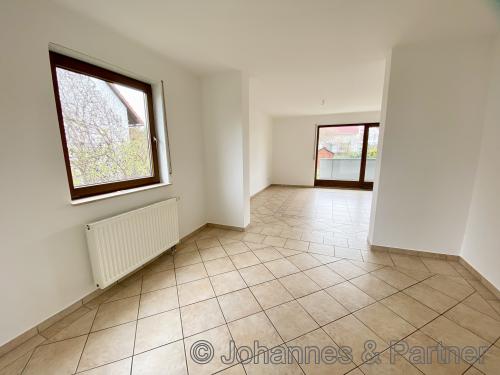 Übergang vom Wohnzimmer zum Esszimmer im Erdgeschoss