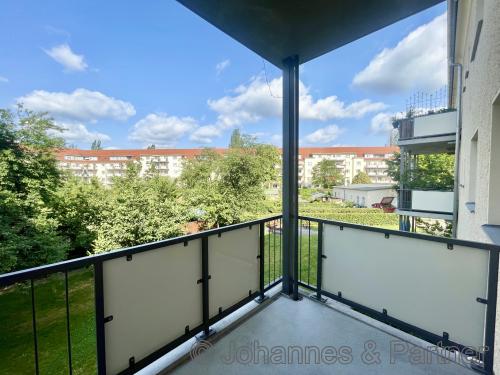 großer Balkon 