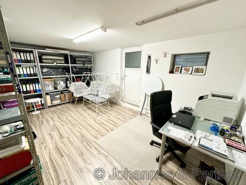 einer der vier großen und hochwertigen Kellerräume