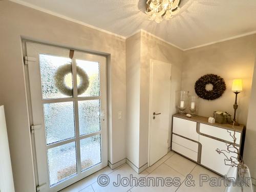 Eingangsbereich/Windfang vor der größeren Diele