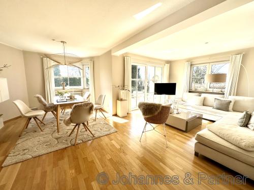 sehr schöner Wohn-und Essbereich