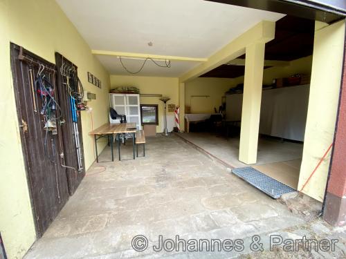Garage/Stellplatz/Hobbyraum/Sportraum/Werkstatt in der großen Scheune