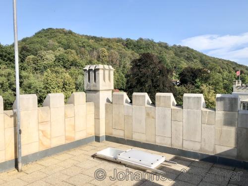 die andere der beiden Terrassen (hier die obere auf dem Turm)