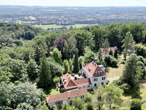 herrliche Lage am Elbhang mitten in der Natur