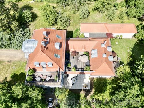 Haus ist deutlich größer als die Frontansicht vermuten lässt