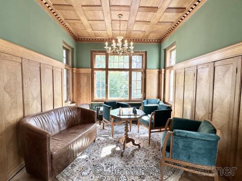 kleiner Bereich des sehr großen Salons im Hochparterre