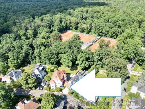 Lage des Hauses am Rand der Dresdner Heide, unweit der Tennisplätze Kurparkstraße