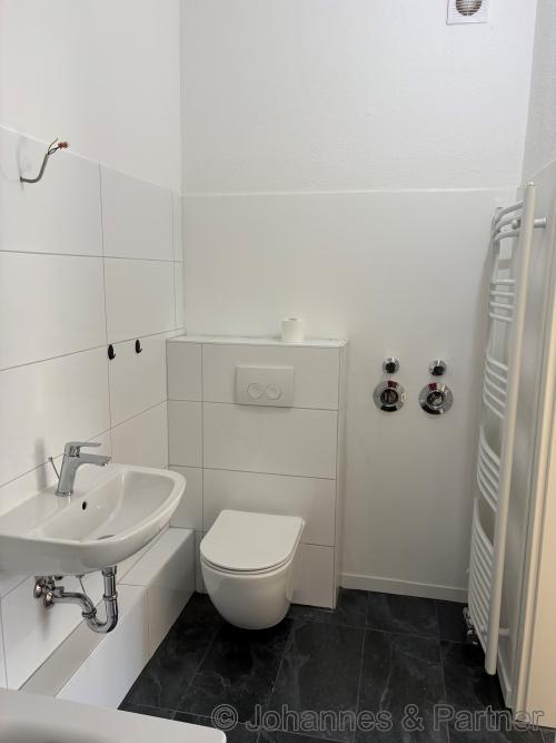 Bad mit Badewanne