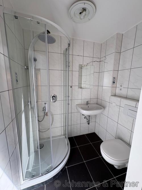 Gäste-Bad mit Dusche