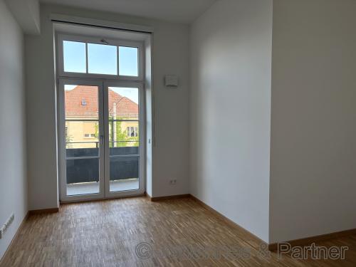 Zimmer mit Balkon