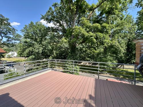 Dachterrasse in der unteren Ebene