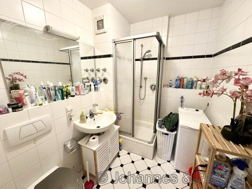 Bad mit Dusche