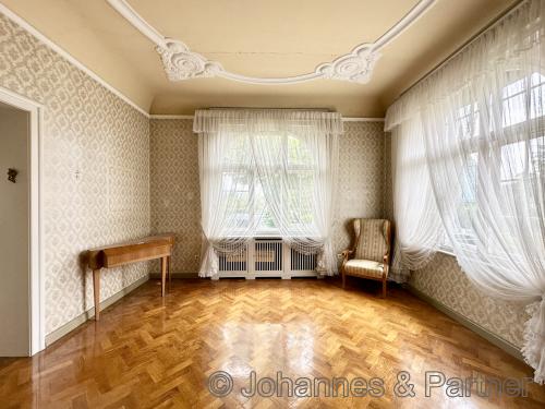 Zimmer aktuell und real