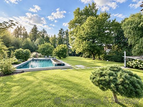 Pool im Garten