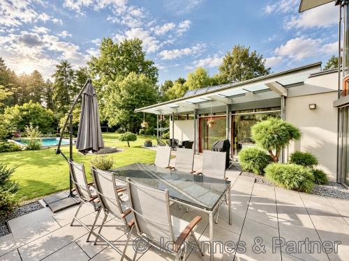 Terrasse am Wohn-Essbereich