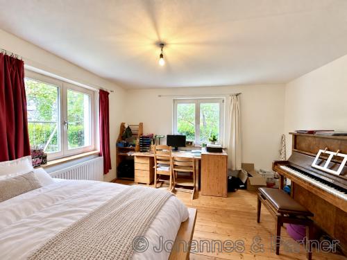 weiteres Zimmer im Erdgeschoss