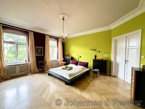 großes Schlafzimmer