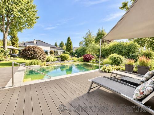 Terrasse am Pool